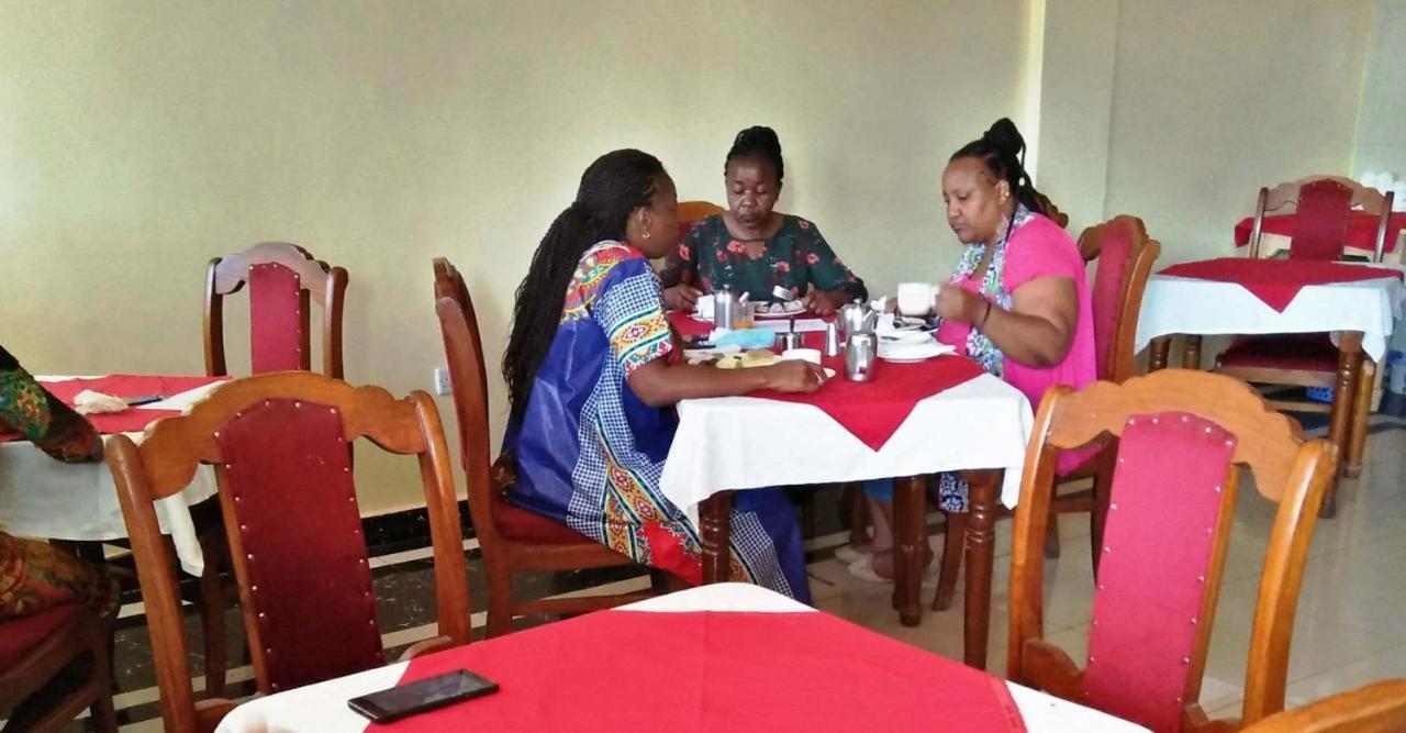 Isiolo Bomen Hotel מראה חיצוני תמונה