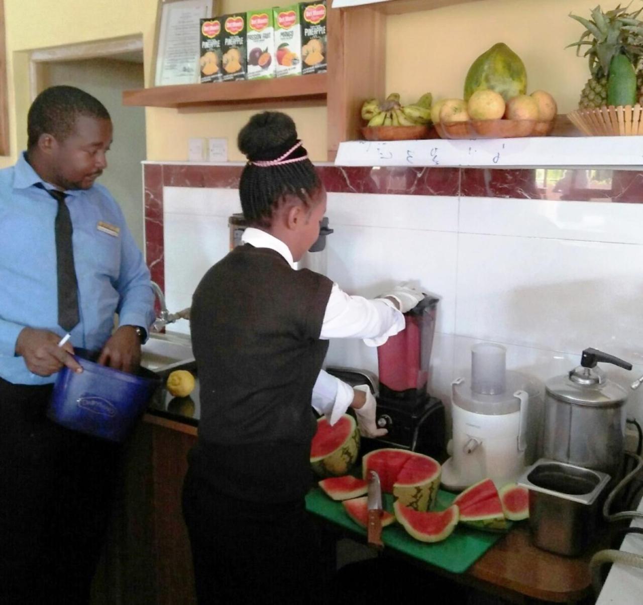 Isiolo Bomen Hotel מראה חיצוני תמונה