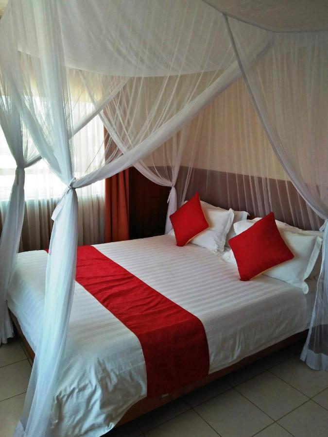 Isiolo Bomen Hotel מראה חיצוני תמונה